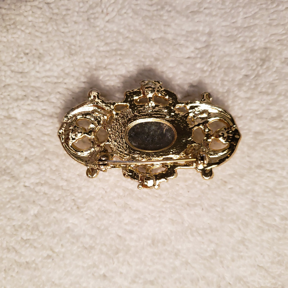 Pendent - - Picture 2 of 2